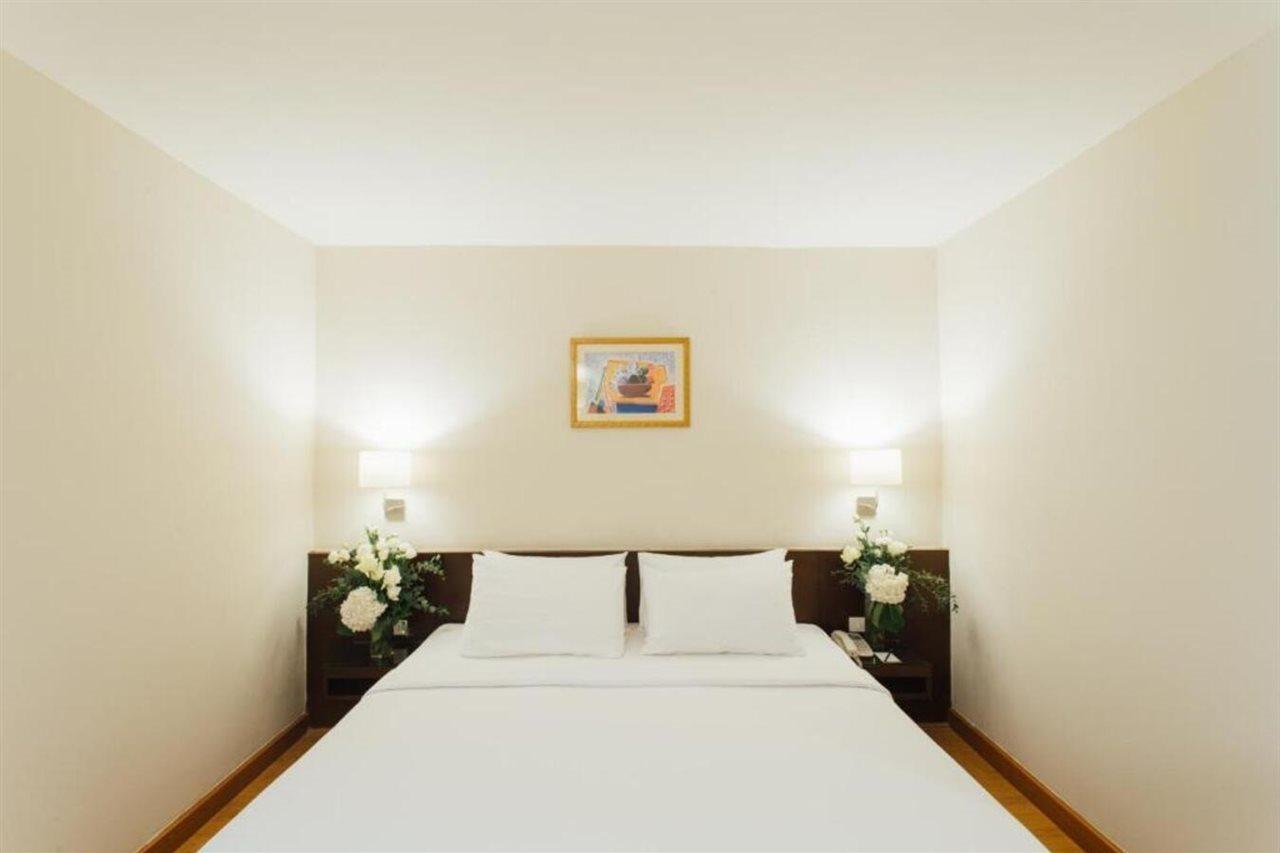 Seasons Siam Hotel Bangkok Extérieur photo