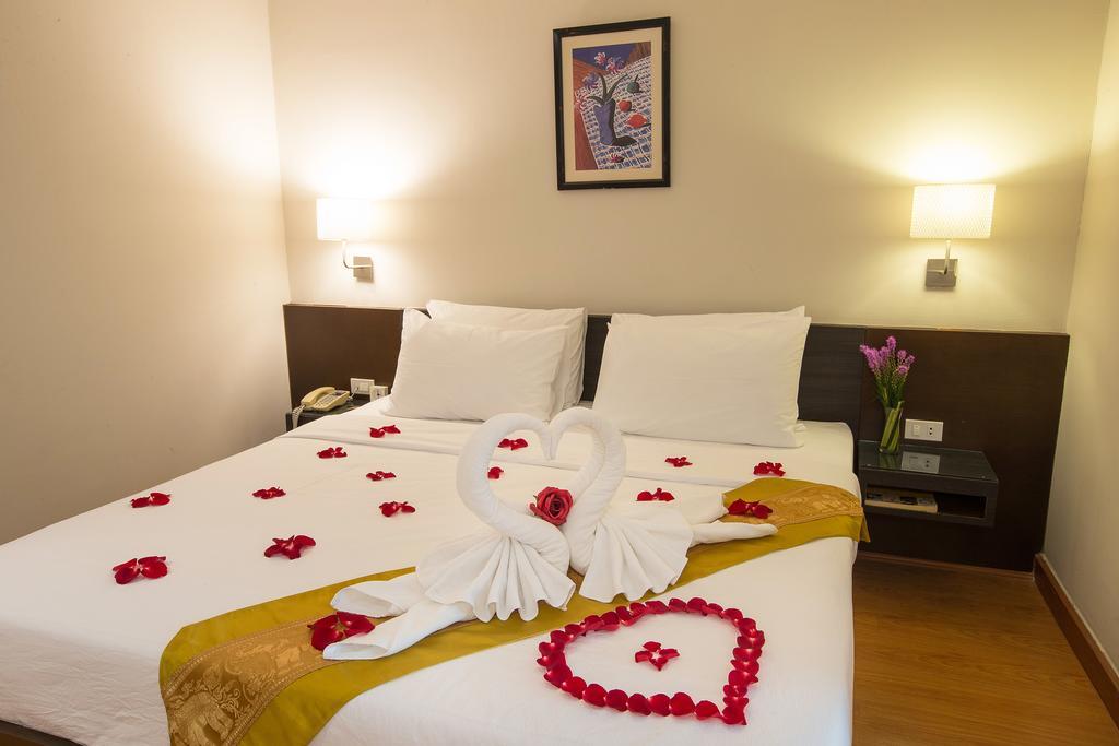 Seasons Siam Hotel Bangkok Extérieur photo